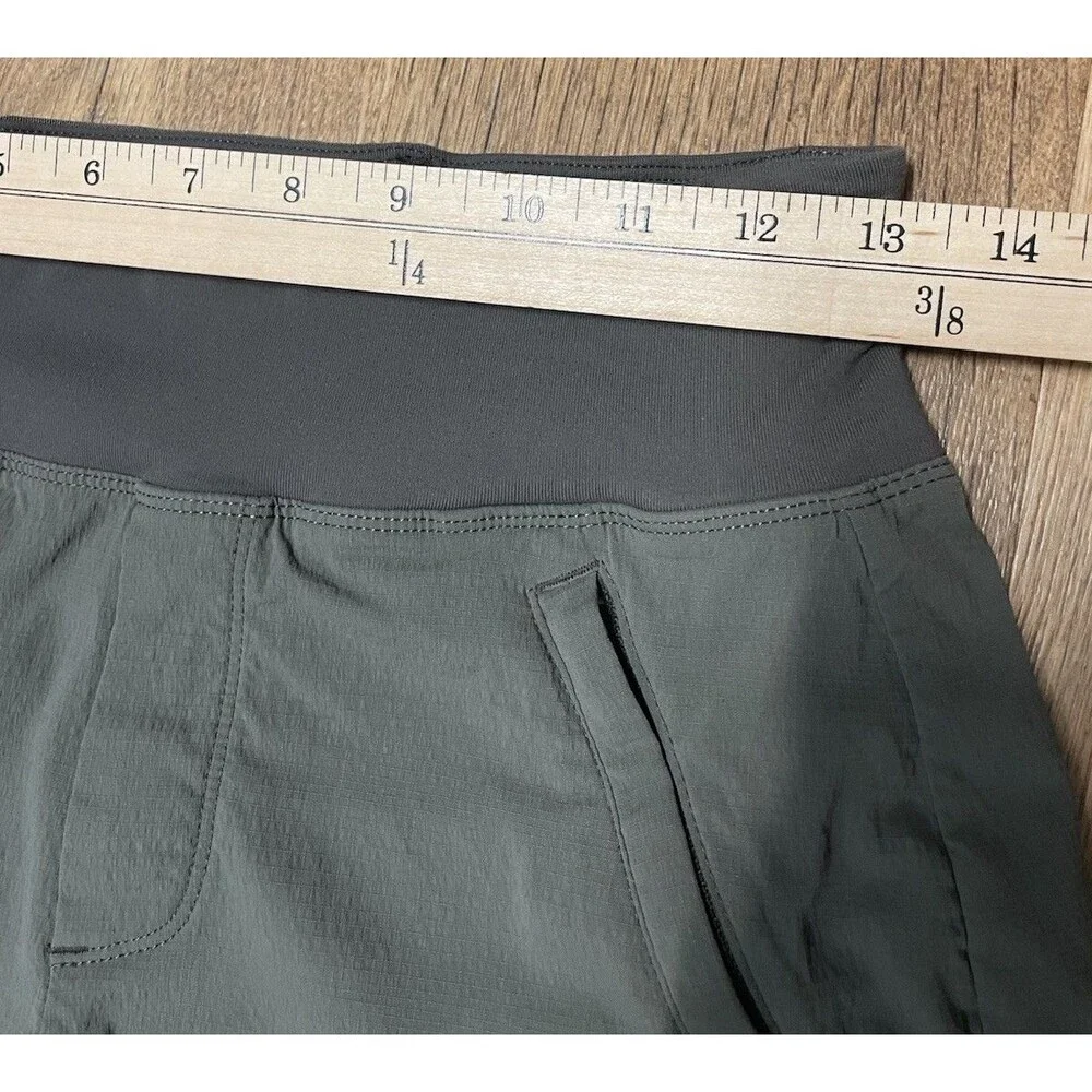 Athleta Trekkie North Shorts Womens 0 Green Hiking Workout